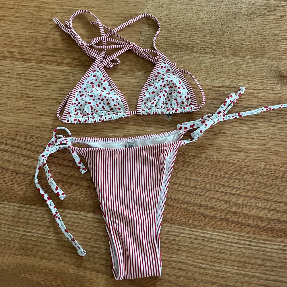 Frankie’s bikinis set - Picture 1 of 2